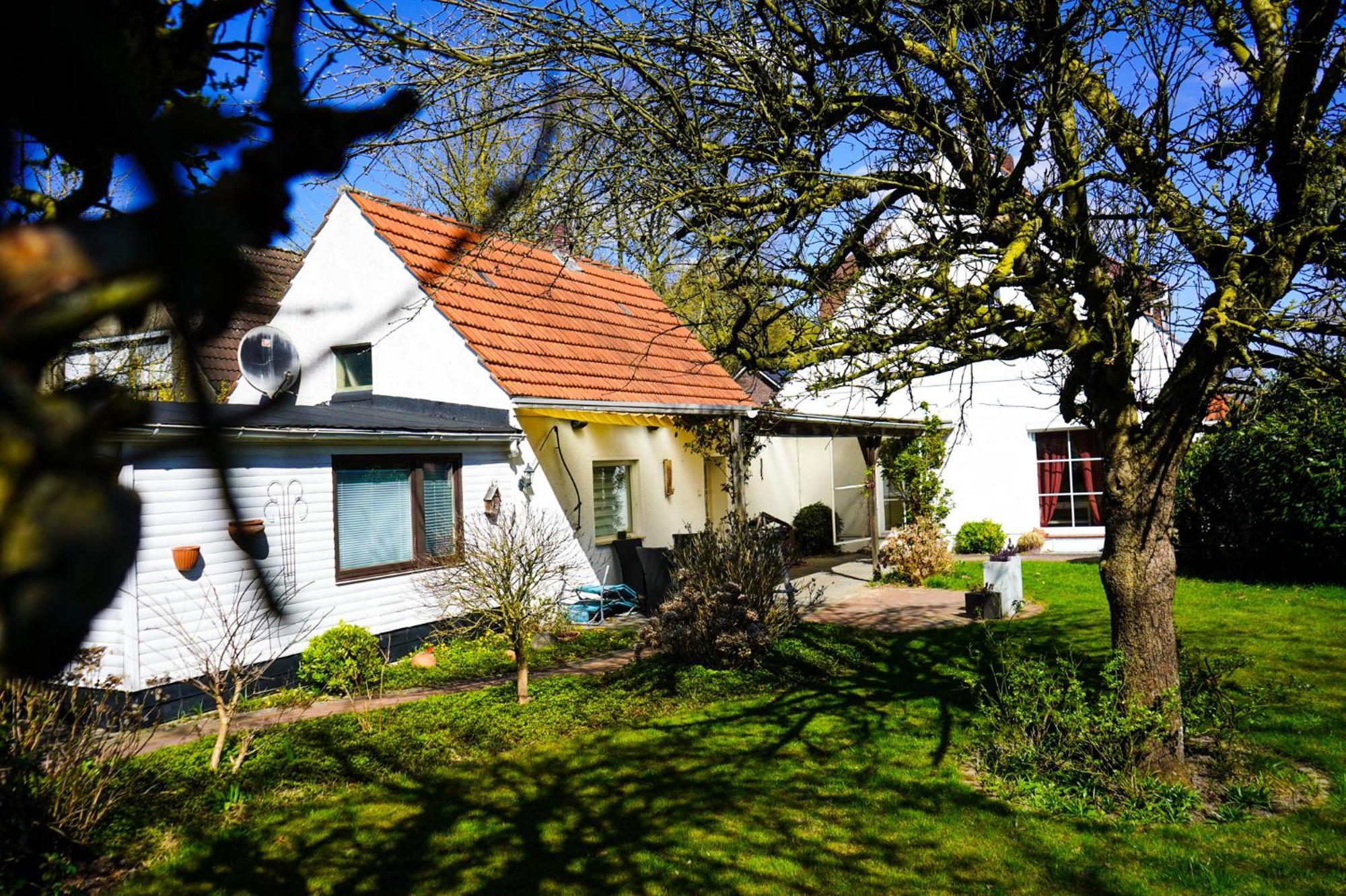 Gemuetliches Haus Mit Grossem Traumhaften Garten BRE Exteriör bild