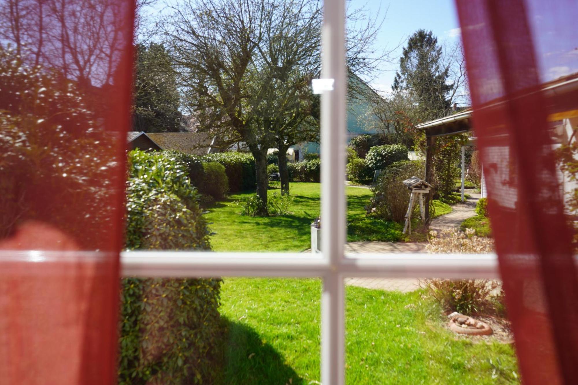 Gemuetliches Haus Mit Grossem Traumhaften Garten BRE Exteriör bild